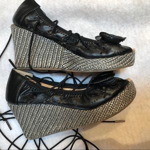 Mario D’Boro women’s wedges Sz 7. Tie up laces